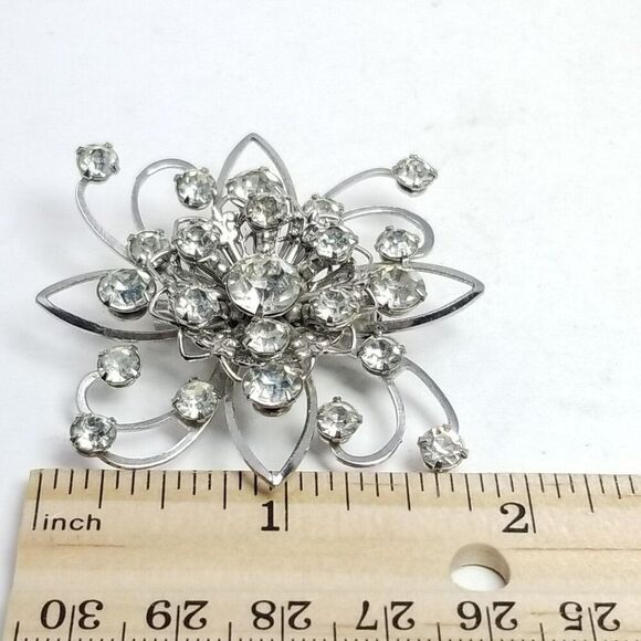 Vintage Rhinestone Flower Snowflake Starburst Brooch, Silver Tone Retro Pin - Picture 3 of 4